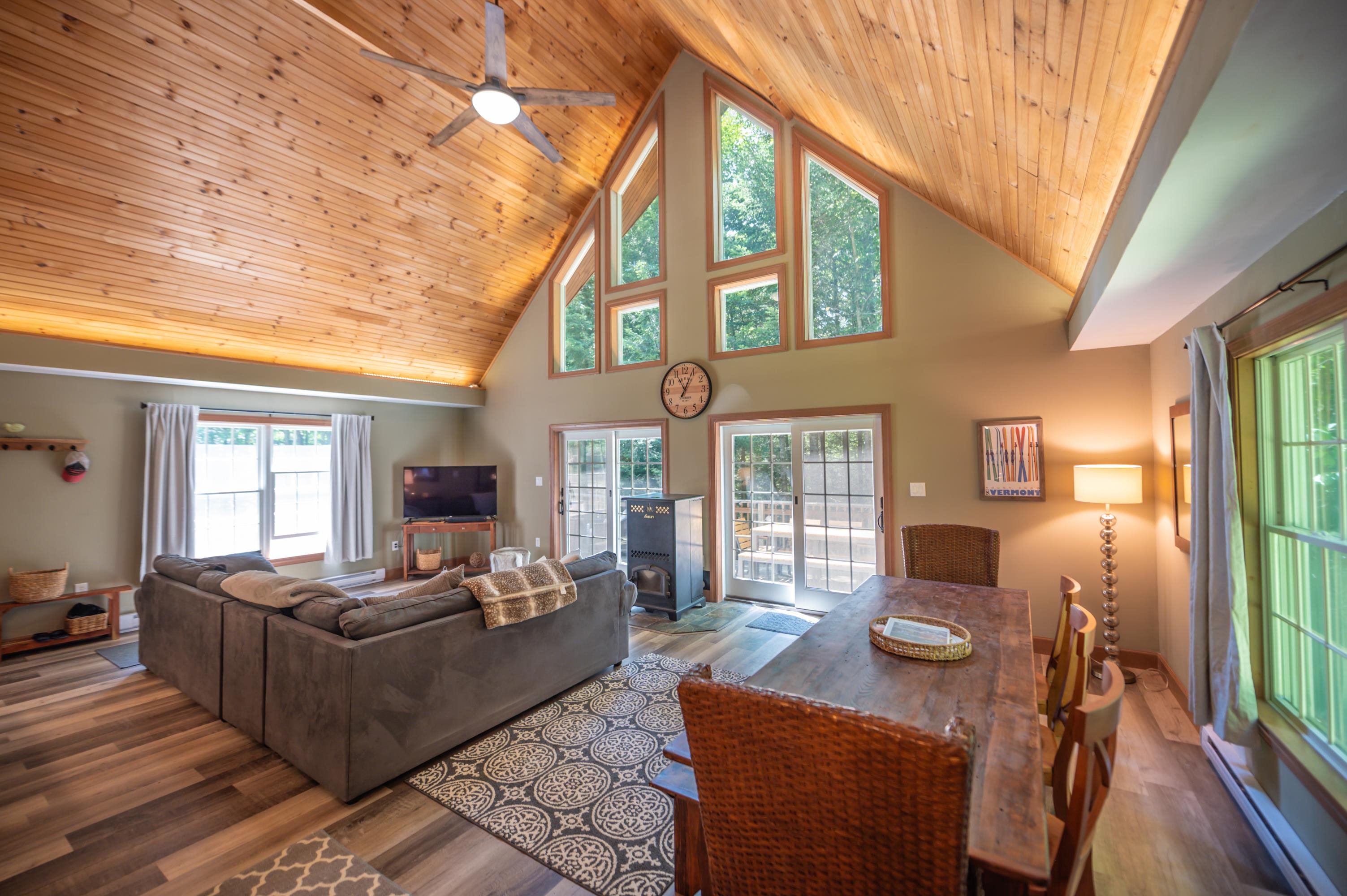 9 Greer Court Wilmington, VT 05363 - Photo 3 of 32