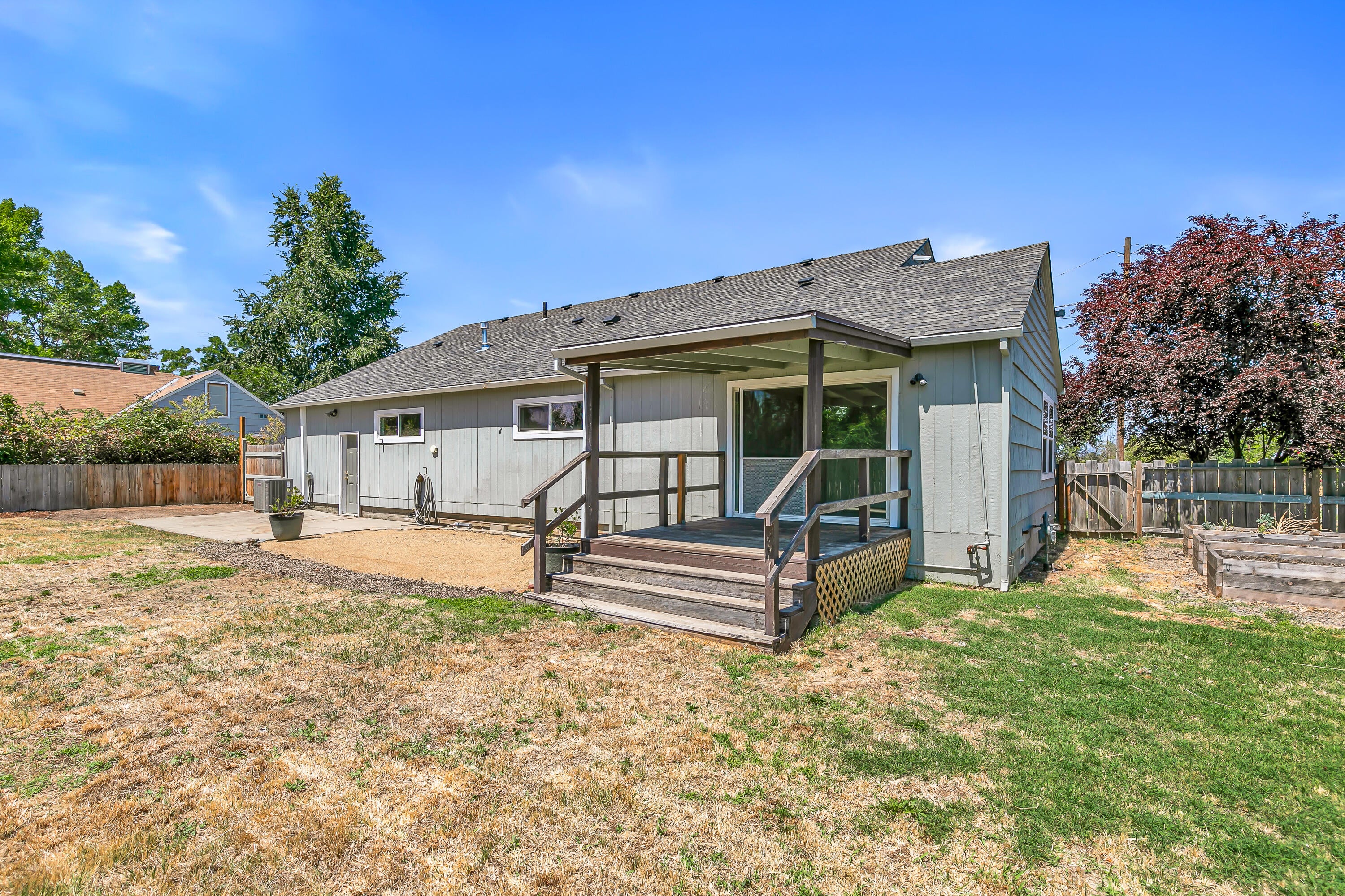 1215 Sweet Road Medford, OR 97501 - Photo 26 of 32 9R9A6243