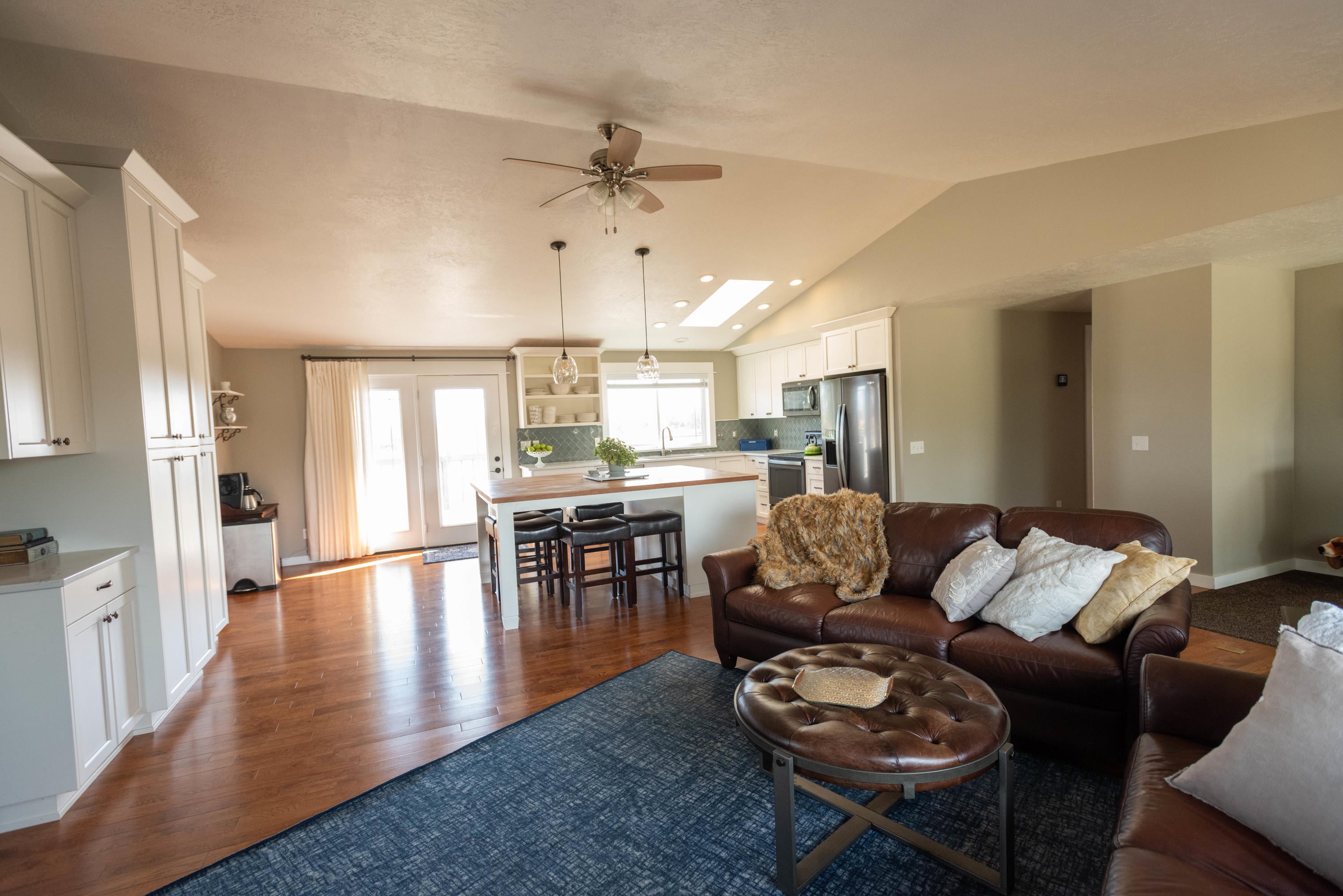 22380 Rickard Road Bend, OR 97702 - Photo 6 of 48 22380RickardRd-48