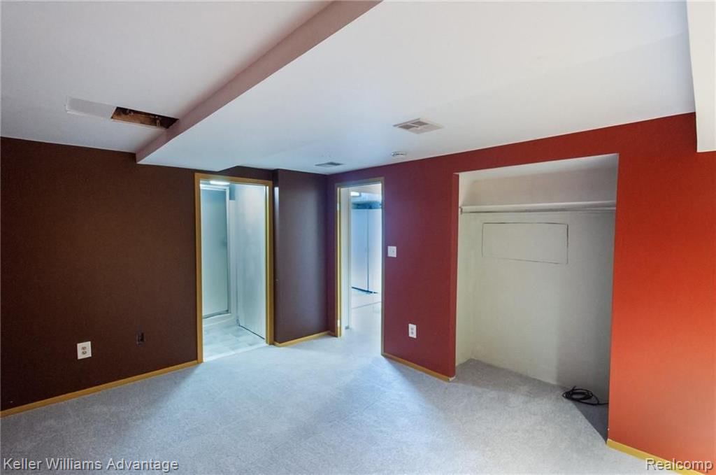 106 Stratford Lane Rochester Hills, MI 48309 - Photo 28 of 34