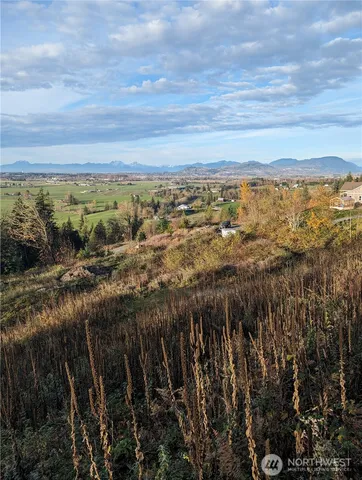 $299,900 | 4135 Kamphouse Drive, Sumas, WA 98295