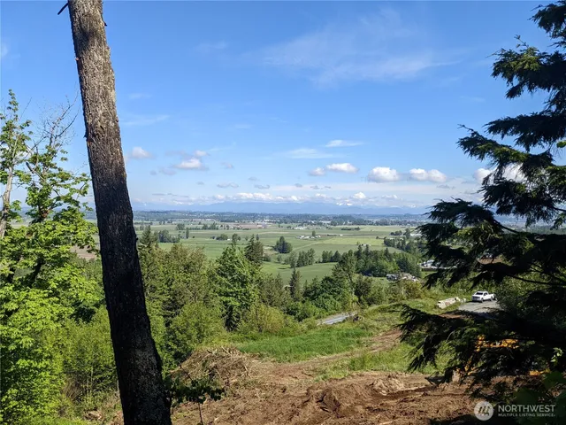 $299,900 | 4135 Kamphouse Drive, Sumas, WA 98295