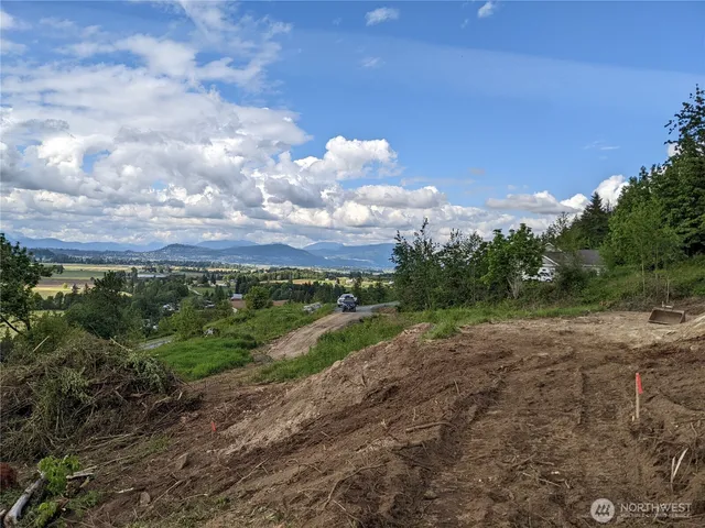 $299,900 | 4135 Kamphouse Drive, Sumas, WA 98295