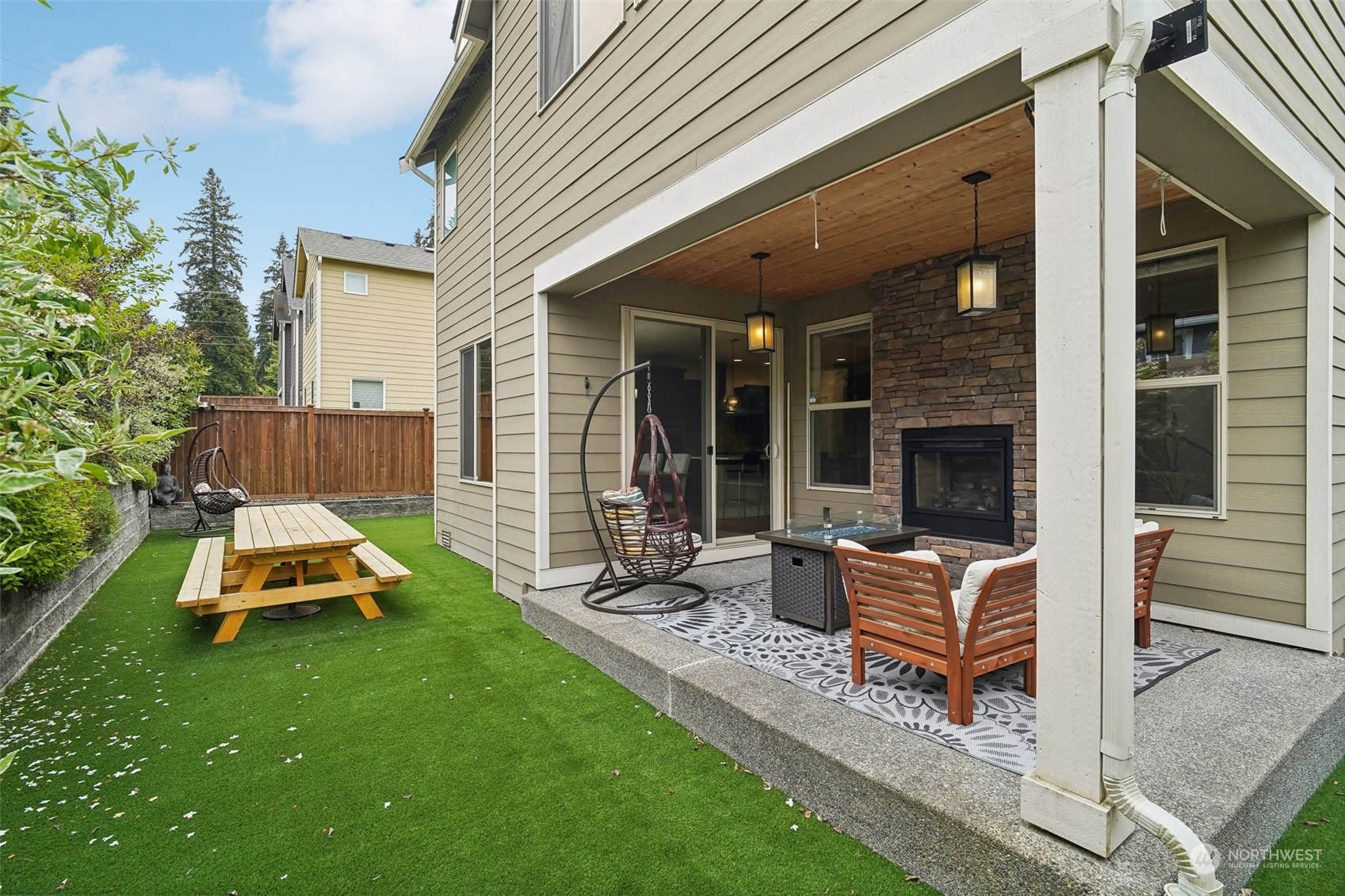 4111 Strumme Road Bothell, WA 98012 - Photo 31 of 39 a garden view with a seating space