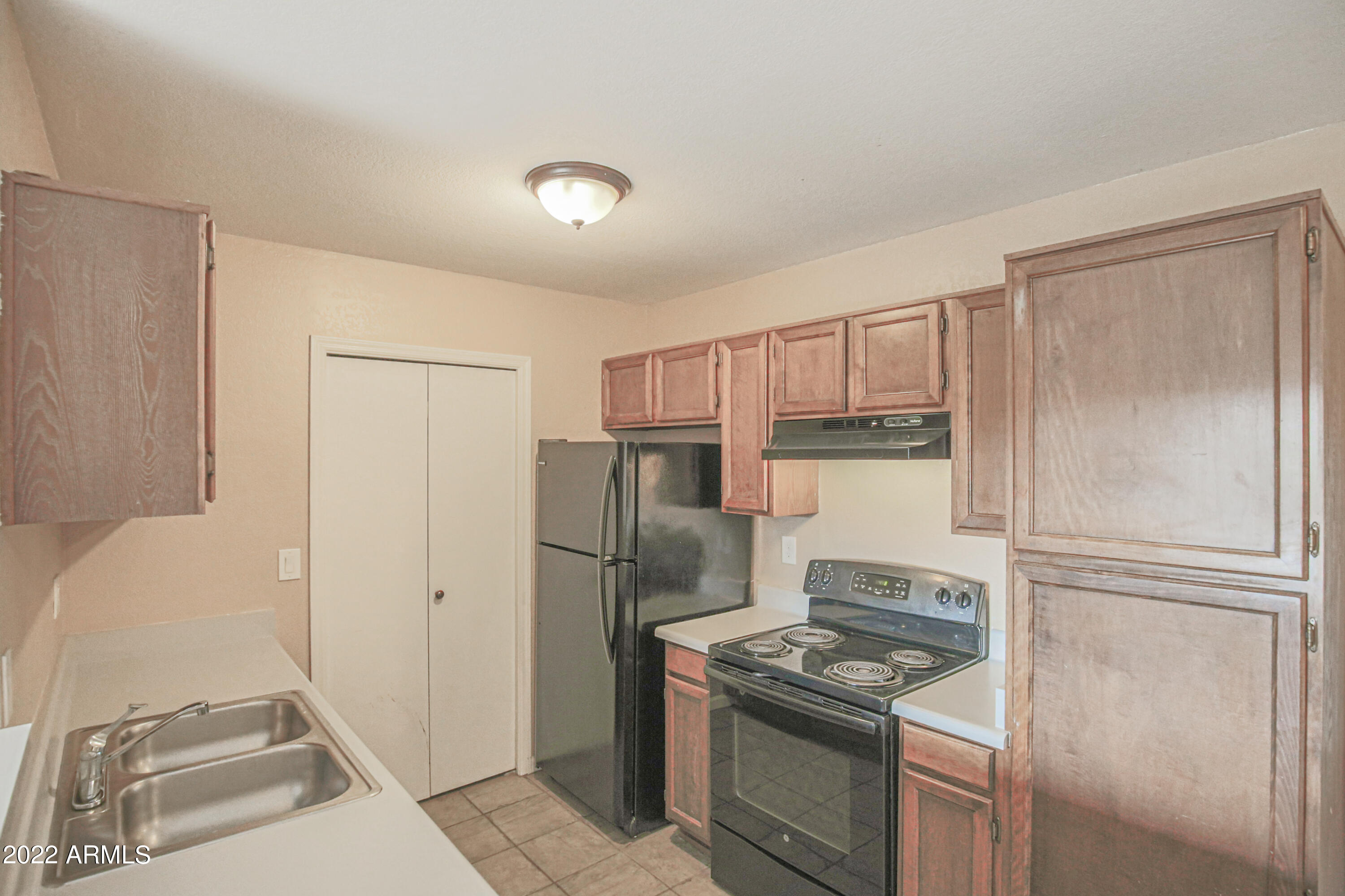 1942 South Emerson, Unit 252 Mesa, AZ 85210 - Photo 4 of 20 1942 S Emerson Unit 252 Mesa AZ 85210 X-