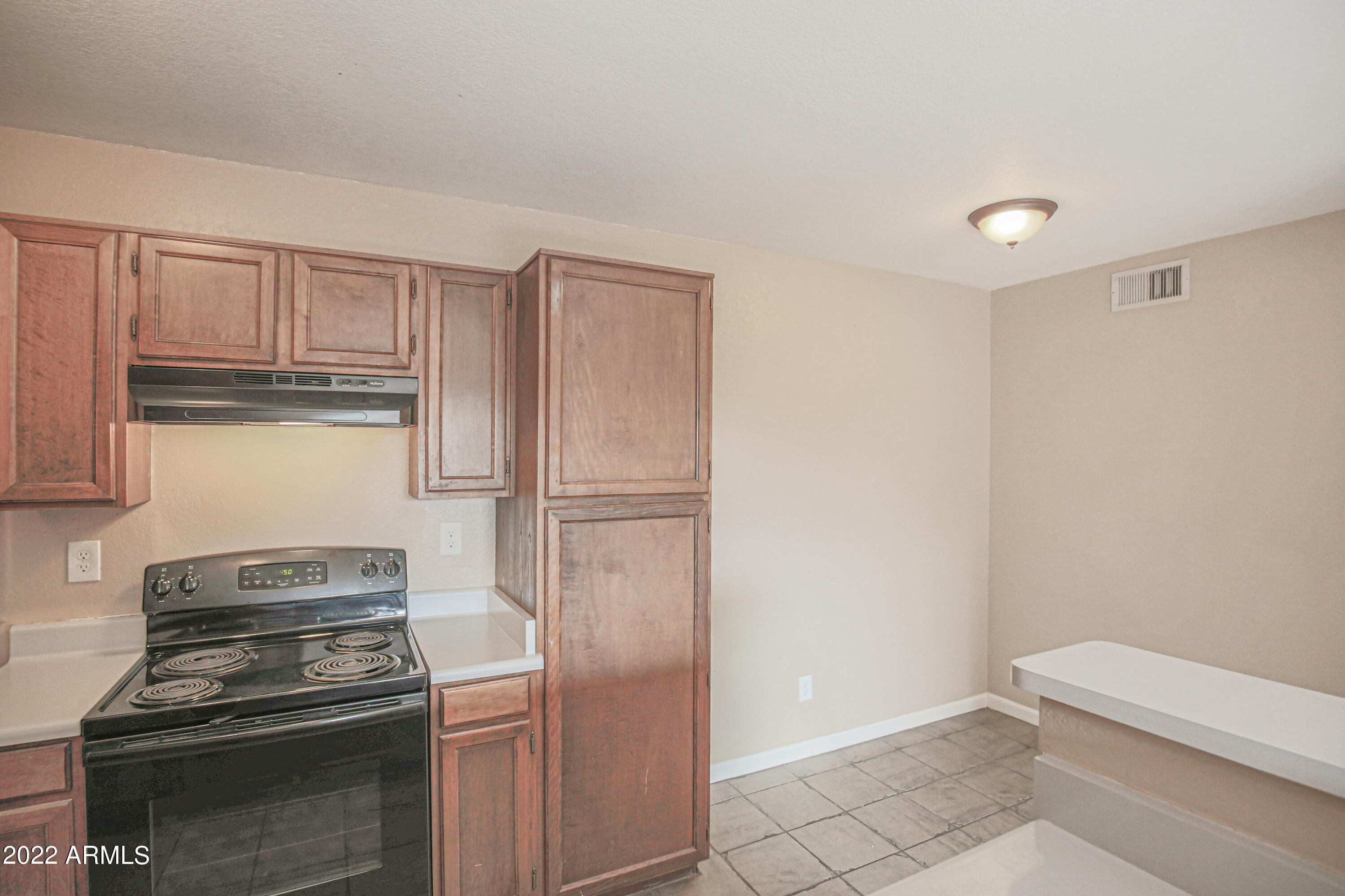 1942 South Emerson, Unit 252 Mesa, AZ 85210 - Photo 5 of 20 1942 S Emerson Unit 252 Mesa AZ 85210 X-