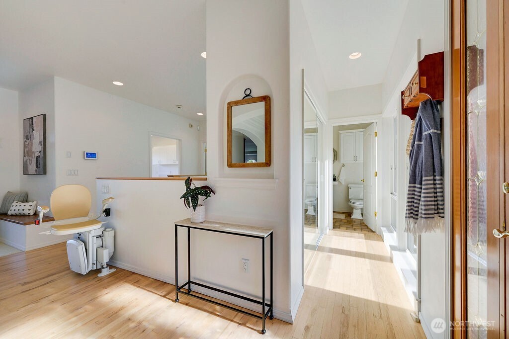 275404 Highway 101 Sequim, WA 98382 - Photo 11 of 40 a view of a living room and bathroom