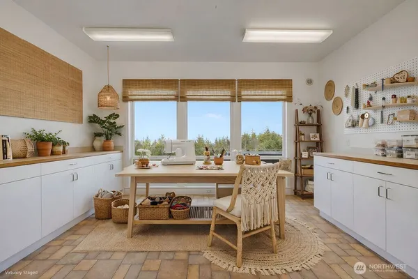 $1,290,000 | 275404 Highway 101, Sequim, WA 98382