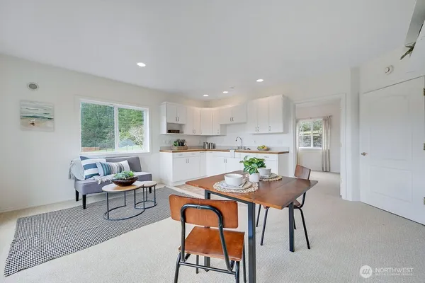 $1,290,000 | 275404 Highway 101, Sequim, WA 98382