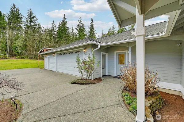 $1,290,000 | 275404 Highway 101, Sequim, WA 98382