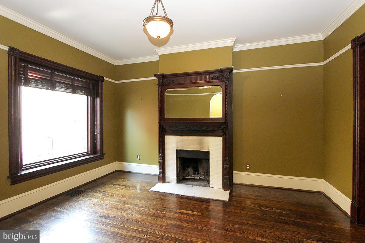 1807 Riggs Place Northwest Washington, DC 20009 - Photo 3 of 30 Living Room