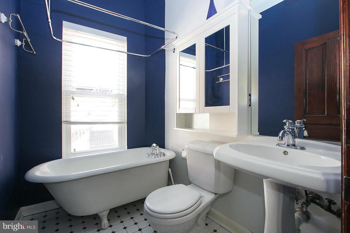 1807 Riggs Place Northwest Washington, DC 20009 - Photo 22 of 30 Bath