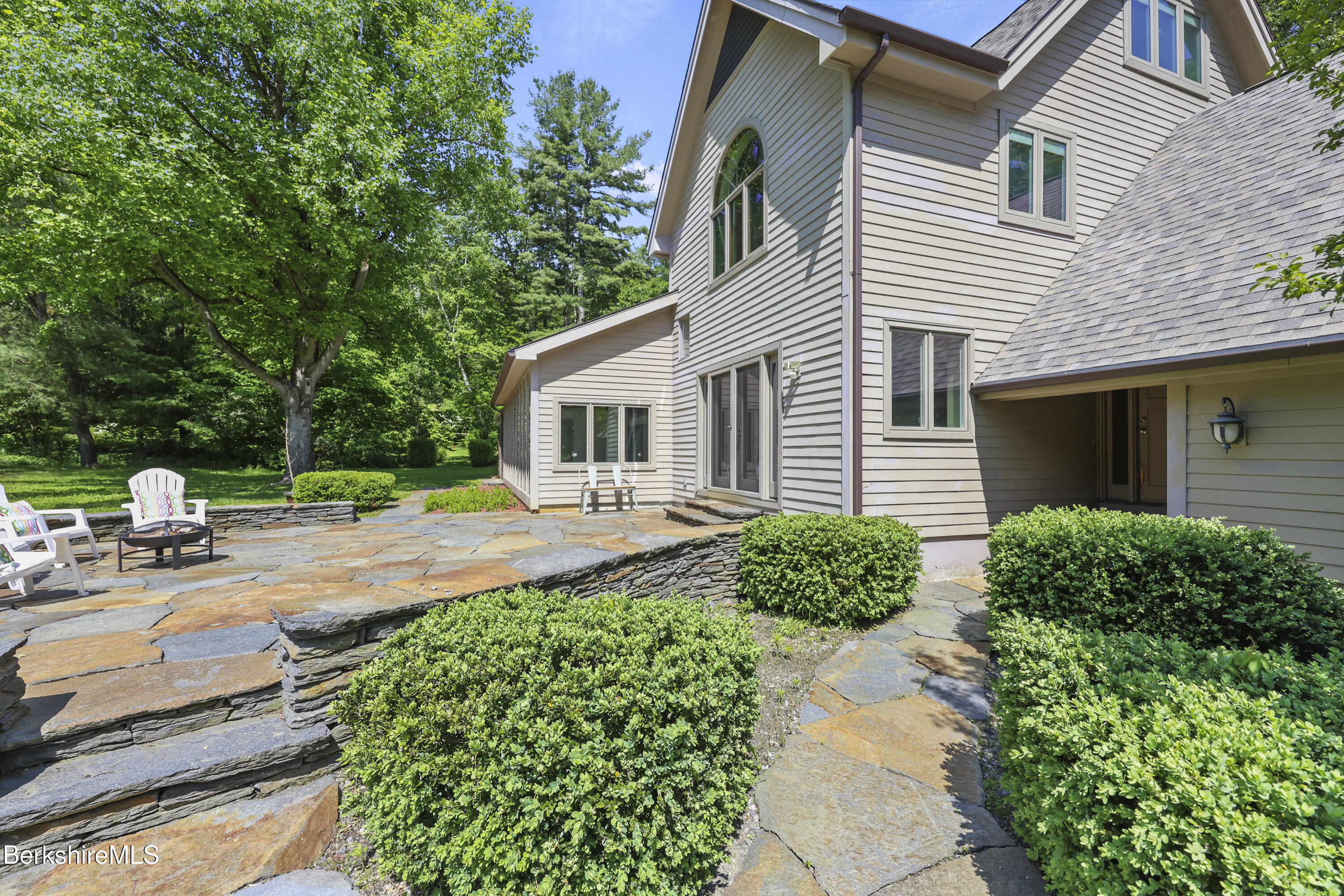 46 West Center Road West Stockbridge, MA 01266 - Photo 3 of 52 20 Front Patio