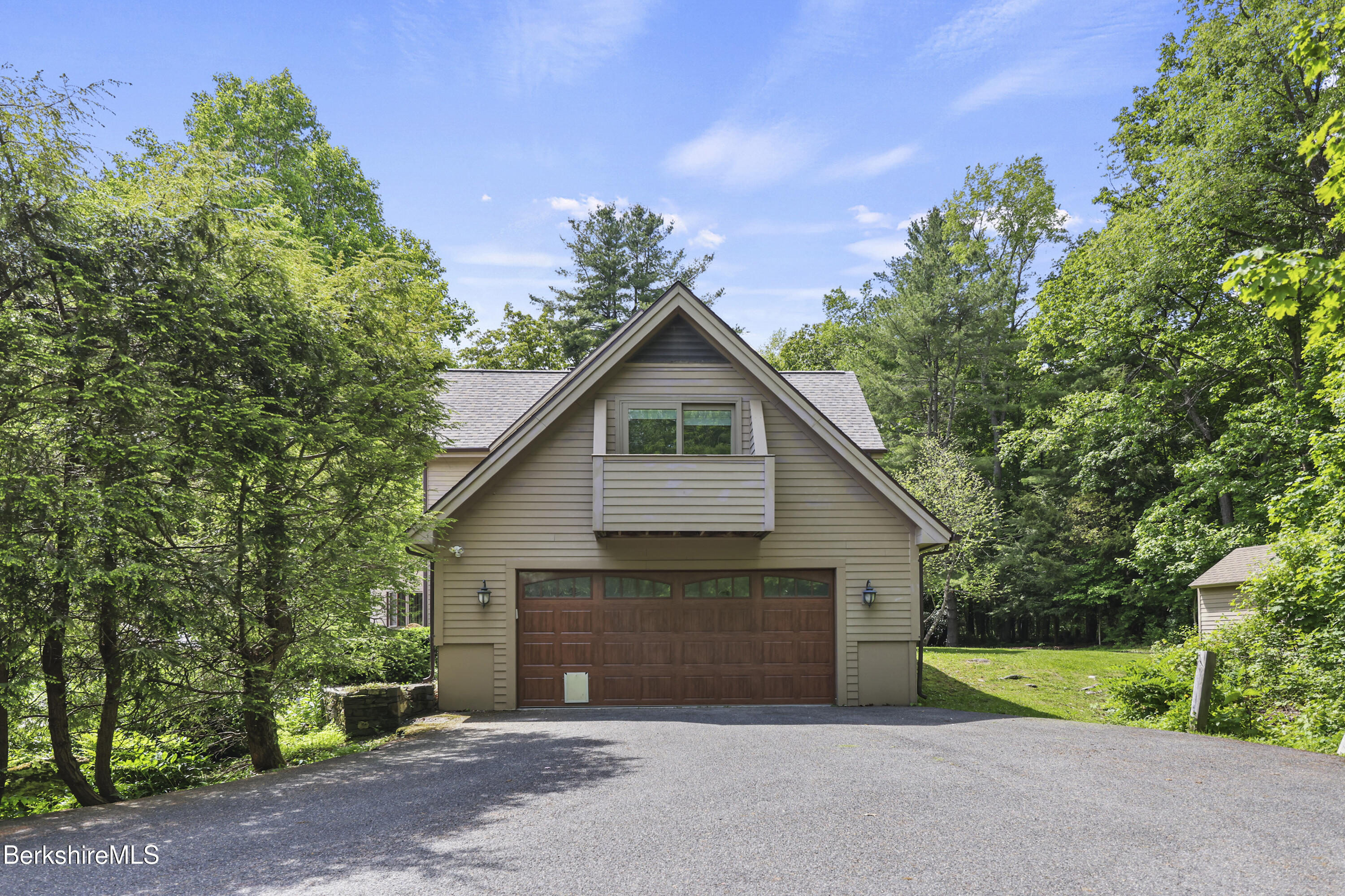 46 West Center Road West Stockbridge, MA 01266 - Photo 38 of 52 285 Garage