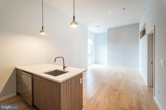 $2,021 | 412 South 13th Street, Unit 608, Philadelphia, PA 19147