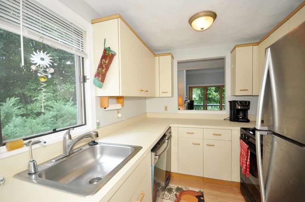 5 Deer Path, Unit 1 Maynard, MA 01754 - Photo 5 of 39 Gallery Image 5