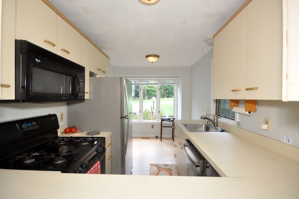 5 Deer Path, Unit 1 Maynard, MA 01754 - Photo 6 of 39 Gallery Image 6