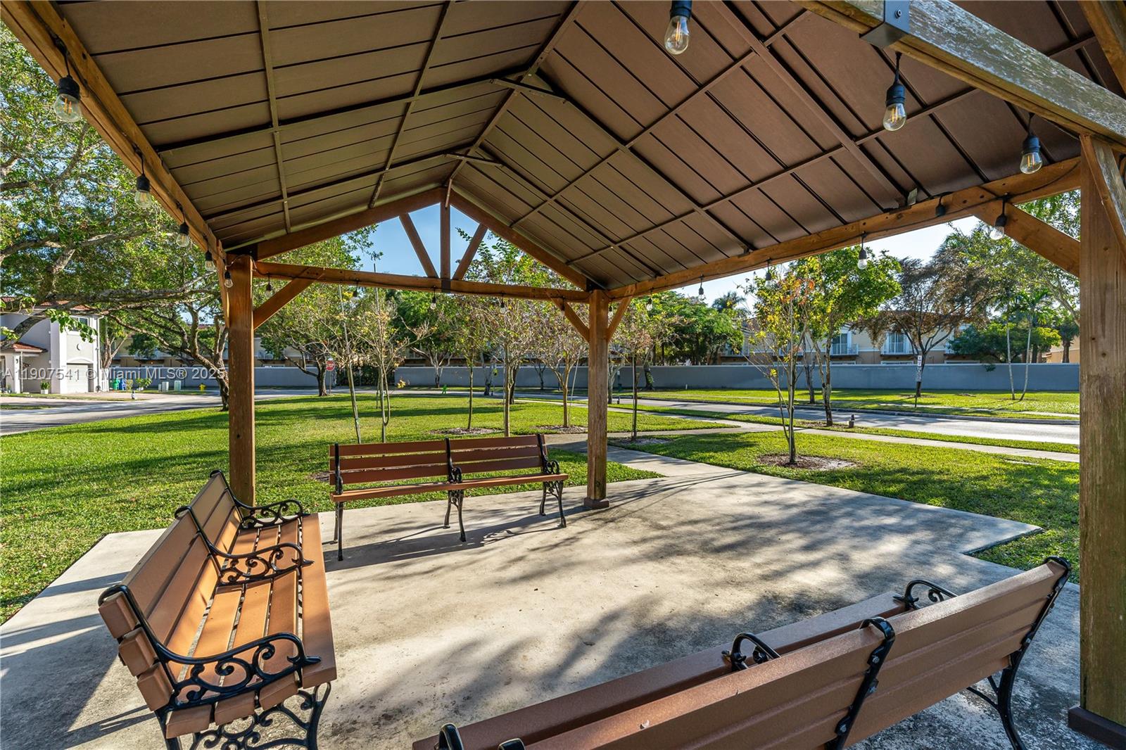 2889 Southwest 129th Way, Unit 2889 Miramar, FL 33027 - Photo 27 of 29