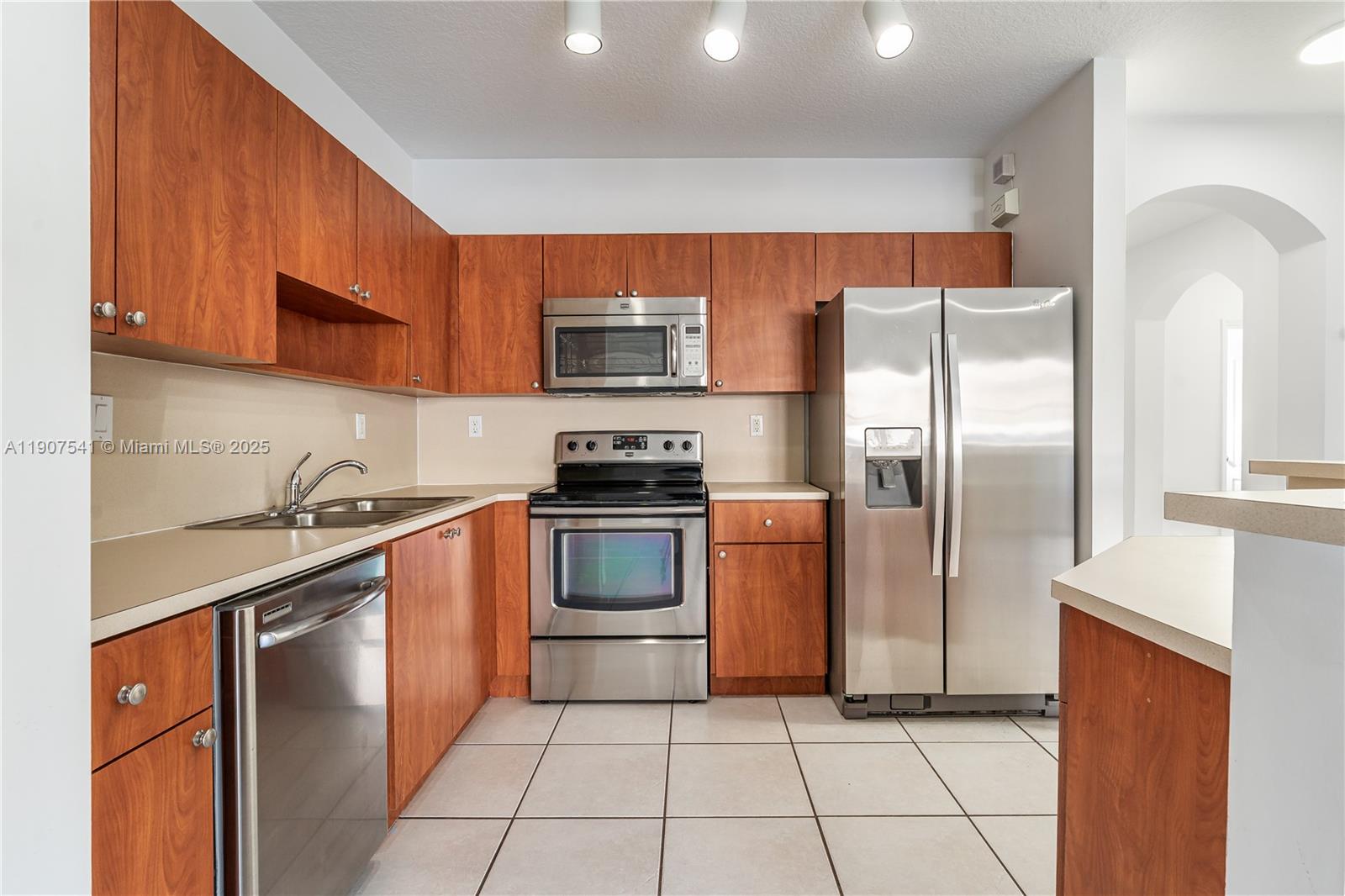 2889 Southwest 129th Way, Unit 2889 Miramar, FL 33027 - Photo 5 of 29