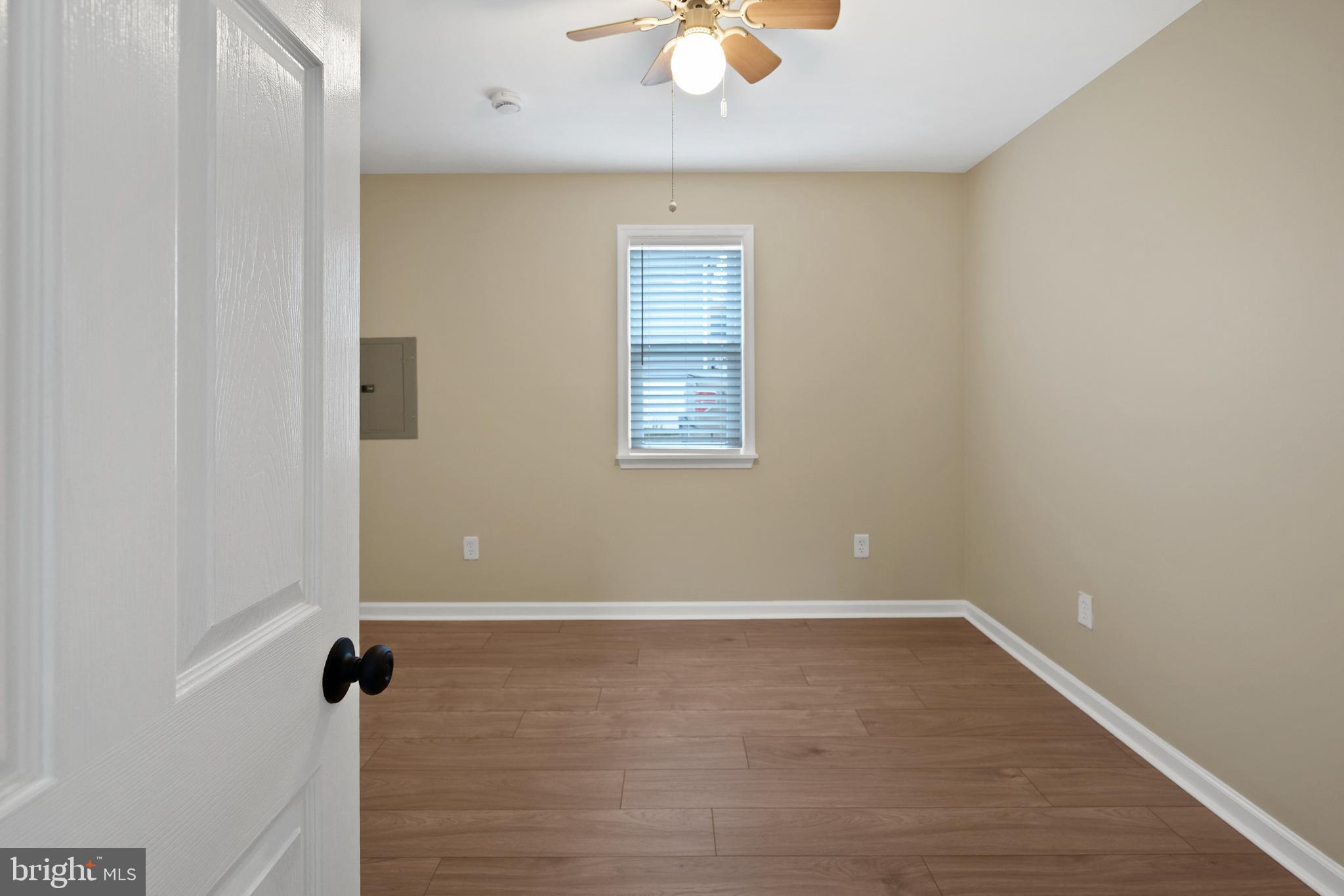 122 Garris Road Downingtown, PA 19335 - Photo 21 of 52 an empty room with a window