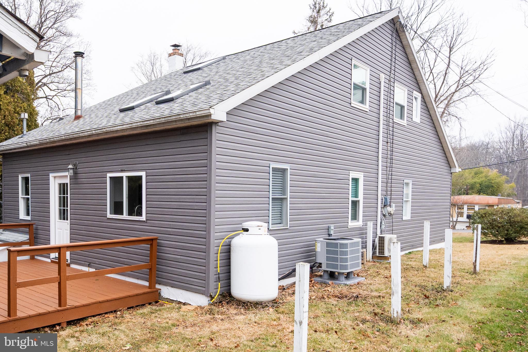 122 Garris Road Downingtown, PA 19335 - Photo 49 of 52 a backyard of a house with seating space