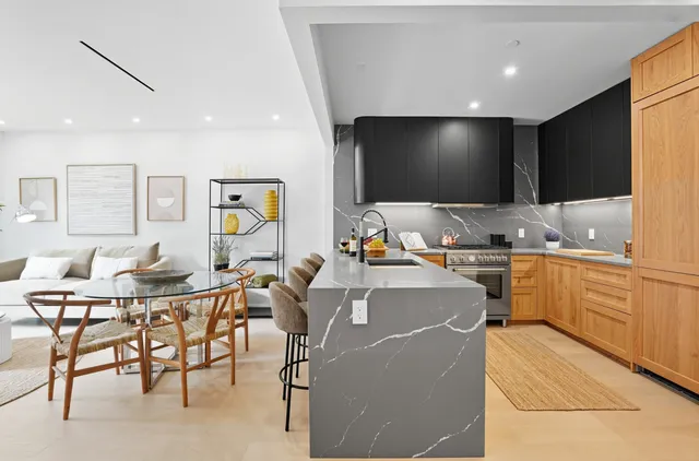 $1,995,000 | 19 North Henry Street, Unit 2 | Williamsburg