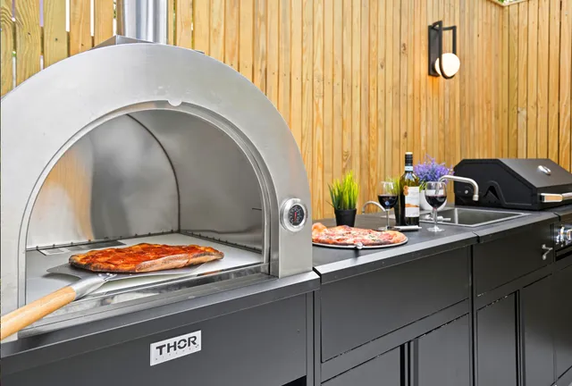 $1,995,000 | 19 North Henry Street, Unit 2 | Williamsburg