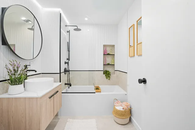 $1,995,000 | 19 North Henry Street, Unit 2 | Williamsburg