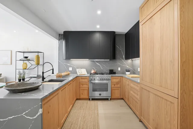 $1,995,000 | 19 North Henry Street, Unit 2 | Williamsburg