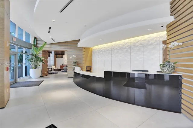 $3,400 | 3301 Northeast 1st Avenue, Unit H2205, Miami, FL 33137