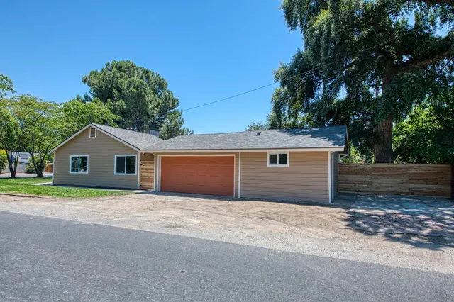 $515,000 | 4843 North Palm Avenue, Fresno, CA 93704