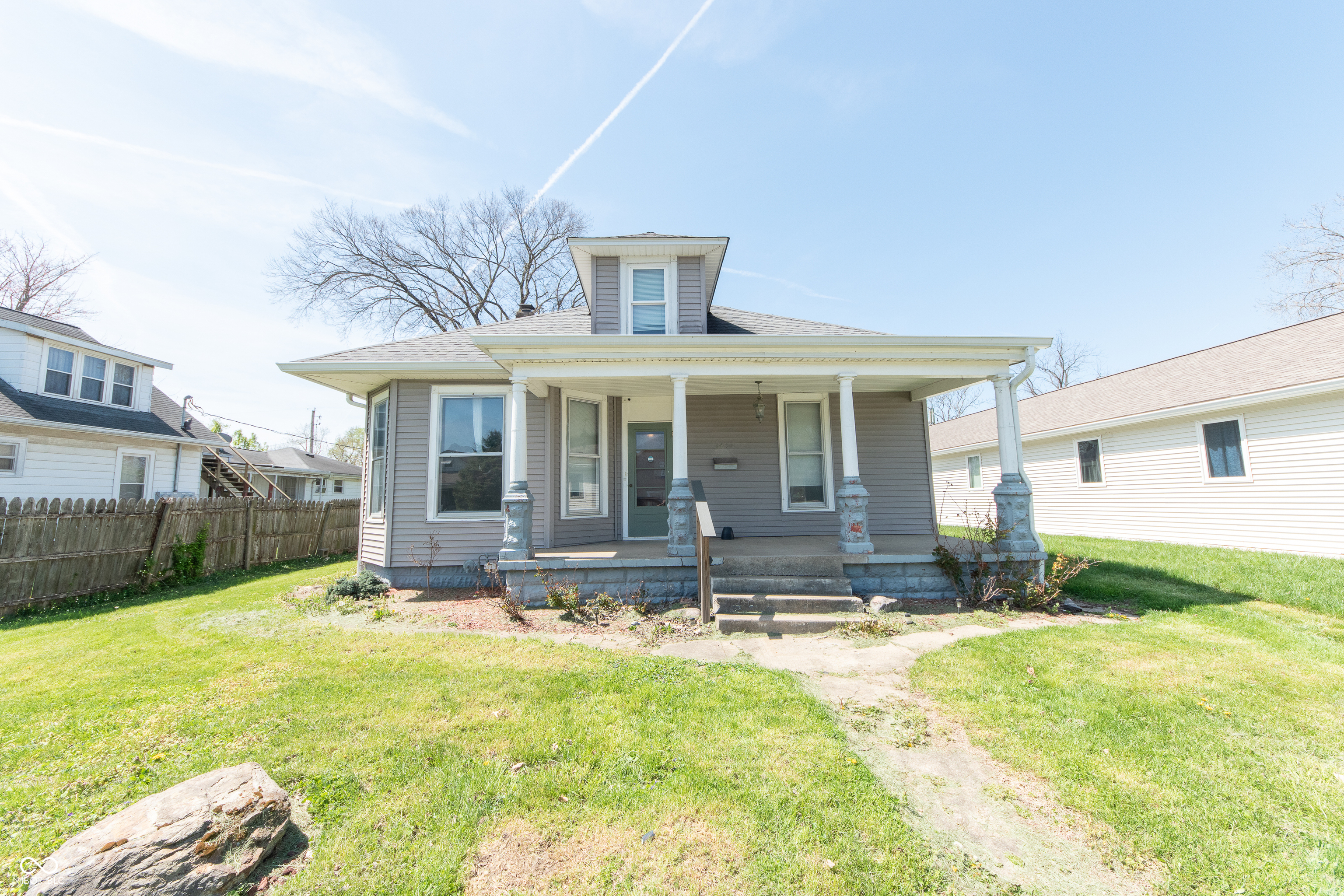 1420 Chestnut Street Columbus, IN 47201 - Photo 1 of 23