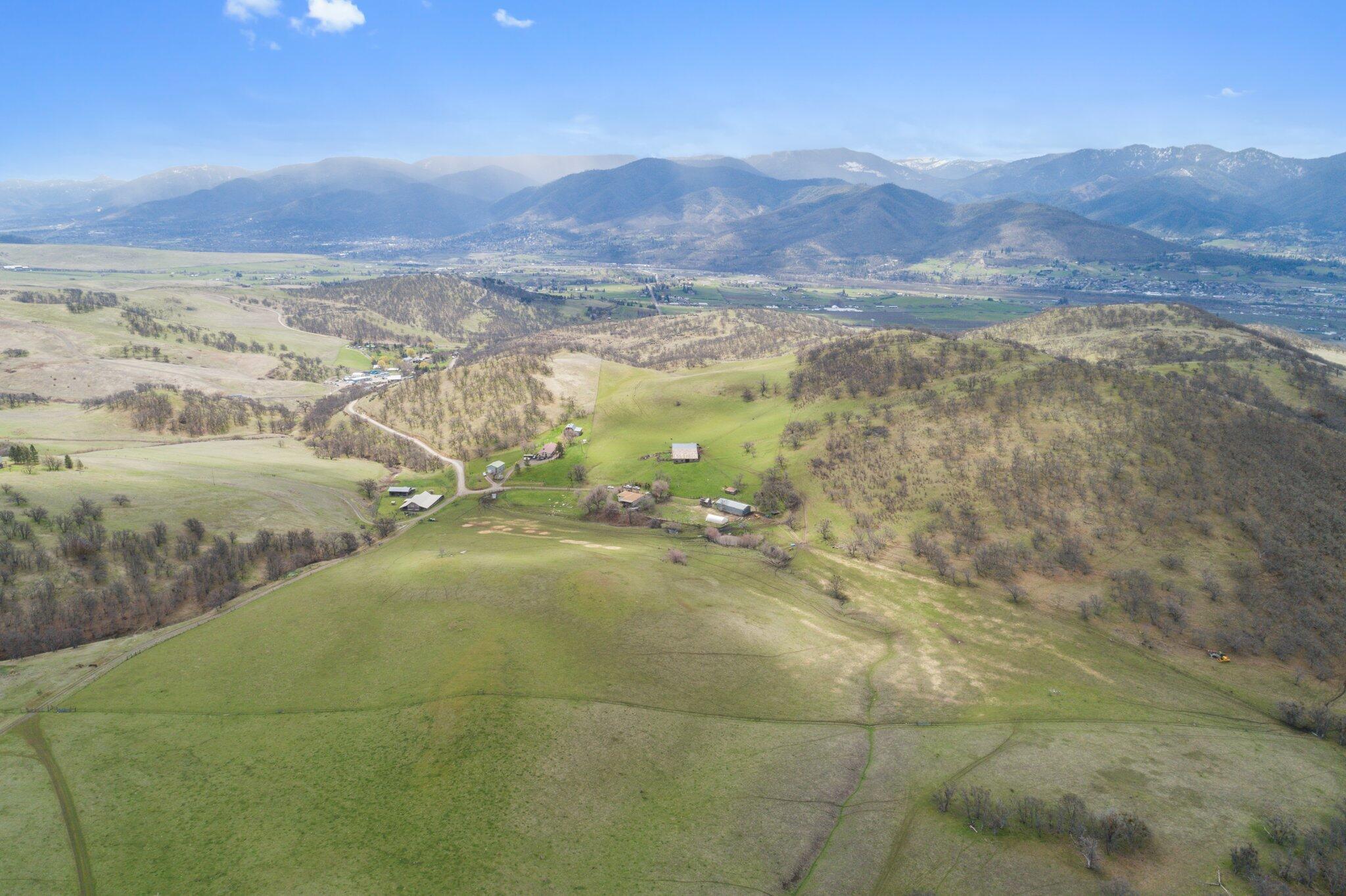 3403 North Valley View Road Ashland, OR 97520 - Photo 9 of 51 Looking West toward Ashland