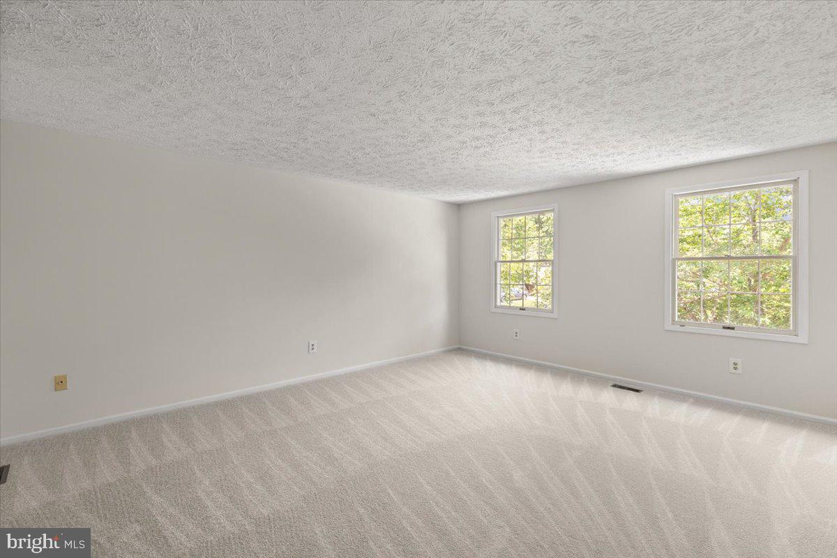 7805 Roundabout Way Springfield, VA 22153 - Photo 23 of 45