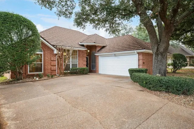 $440,000 | 3200 Oakdale Drive, Hurst, TX 76054