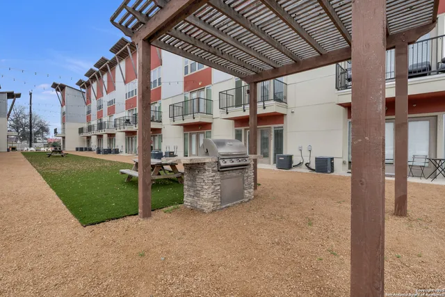 $2,200 | 939 South Frio Street, Unit 2008, San Antonio, TX 78207