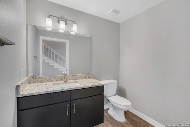 $2,200 | 939 South Frio Street, Unit 2008, San Antonio, TX 78207