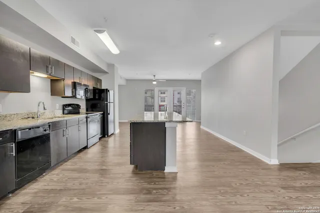 $2,200 | 939 South Frio Street, Unit 2008, San Antonio, TX 78207