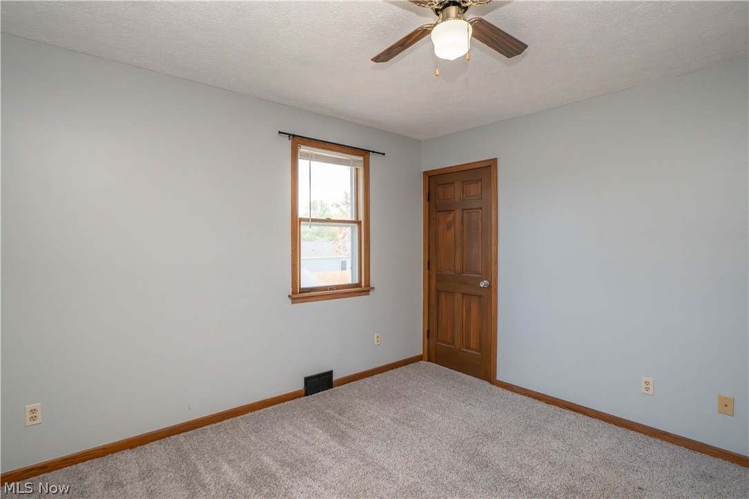 215 8th Street Southwest Massillon, OH 44647 - Photo 16 of 32 Bedroom 1