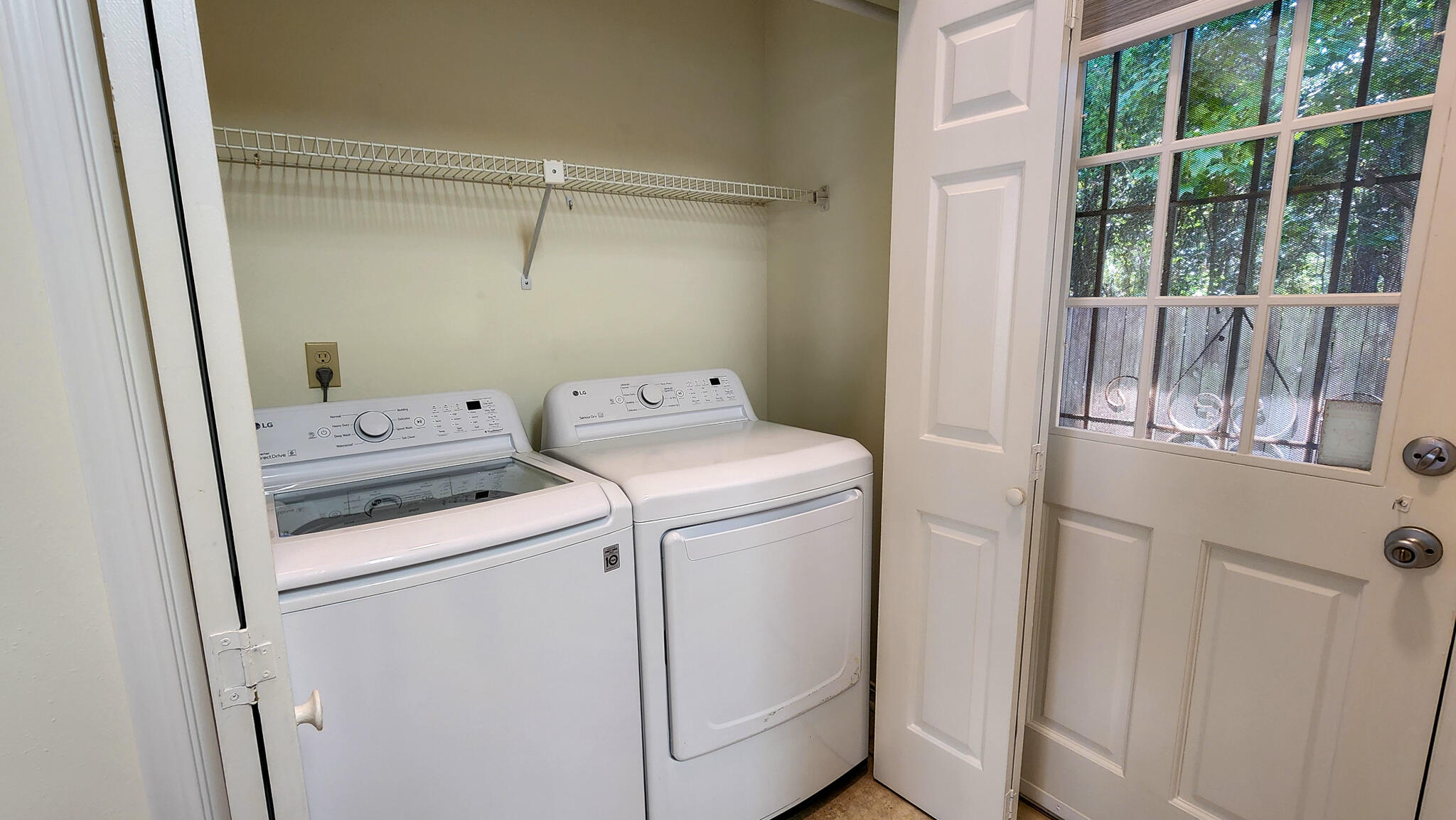 2535 Georgetown Lane Fort Walton Beach, FL 32547 - Photo 13 of 15 Laundry