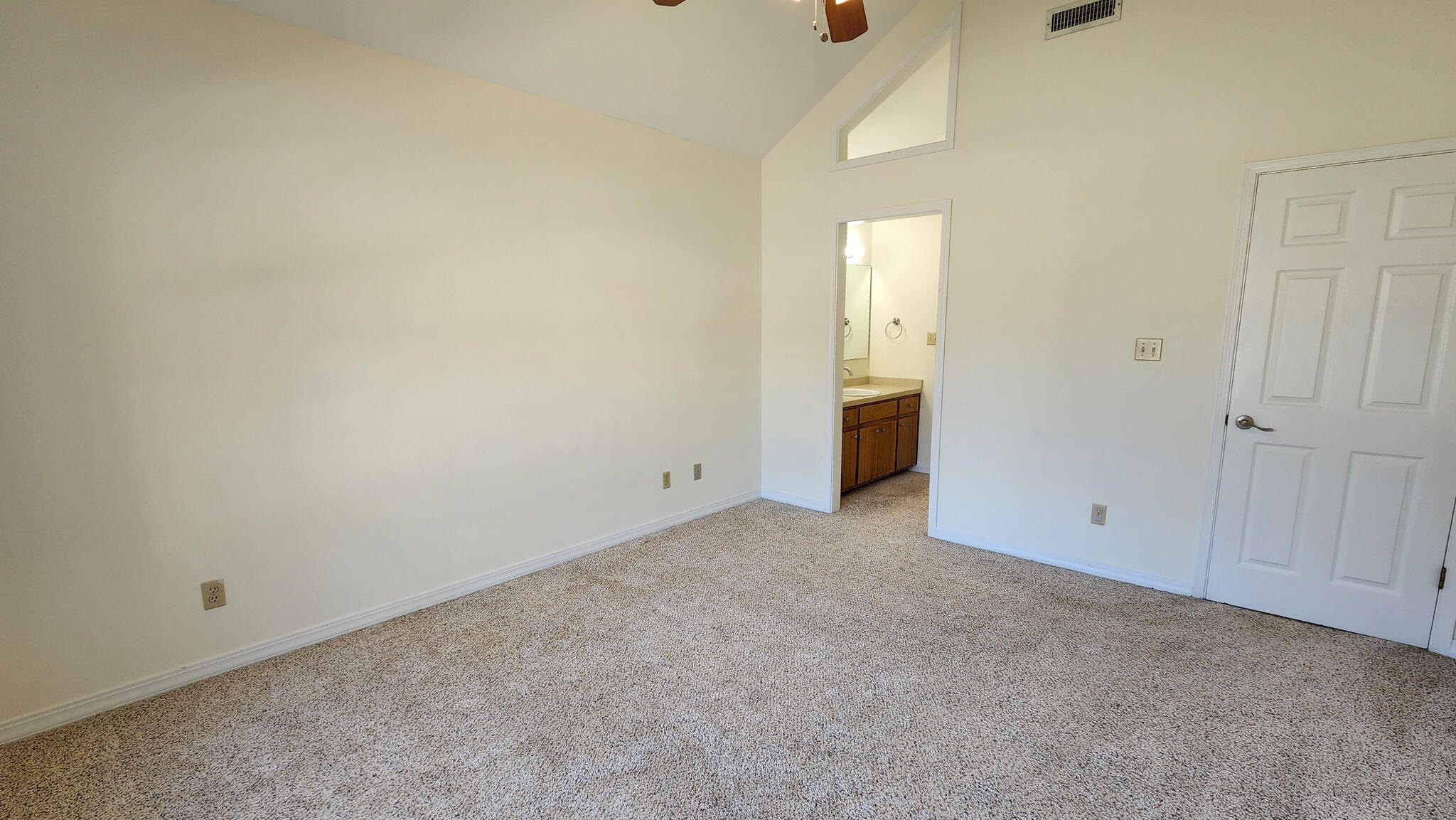 2535 Georgetown Lane Fort Walton Beach, FL 32547 - Photo 6 of 15 Master Bedroom