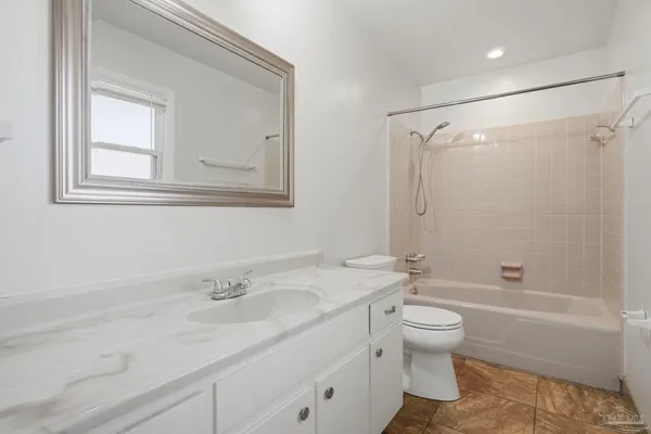 $2,200 | 5641 Hibiscus Road, Pensacola, FL 32504