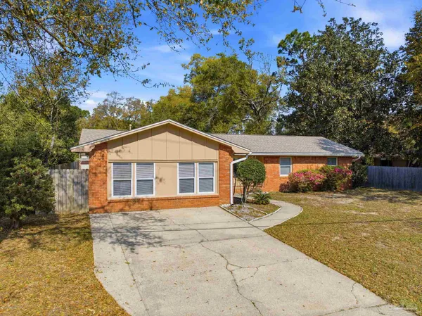 $2,200 | 5641 Hibiscus Road, Pensacola, FL 32504