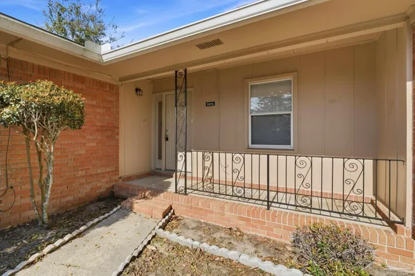 $2,200 | 5641 Hibiscus Road, Pensacola, FL 32504