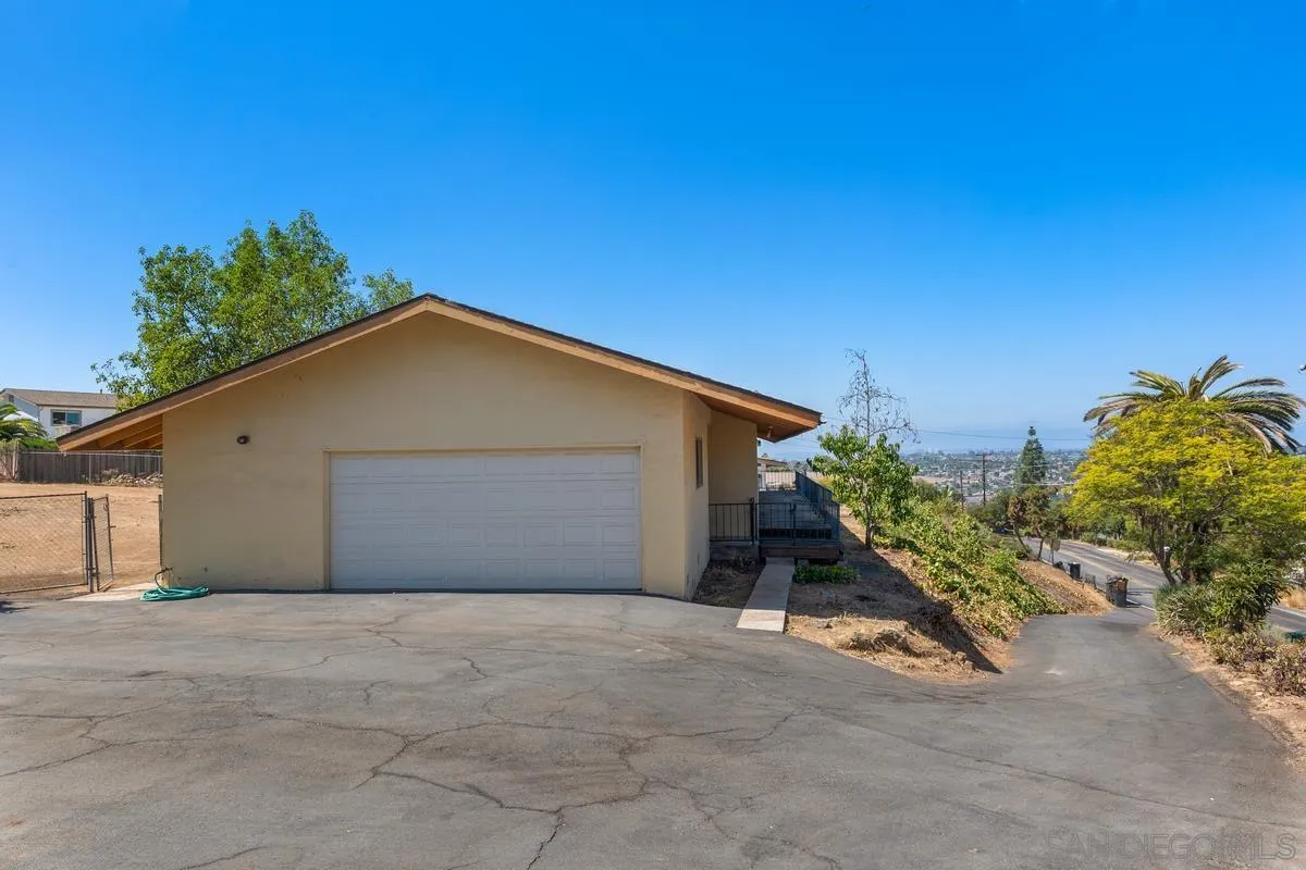 2249 Helix Street Spring Valley, CA 91977 - Photo 16 of 25 Gallery Image 16