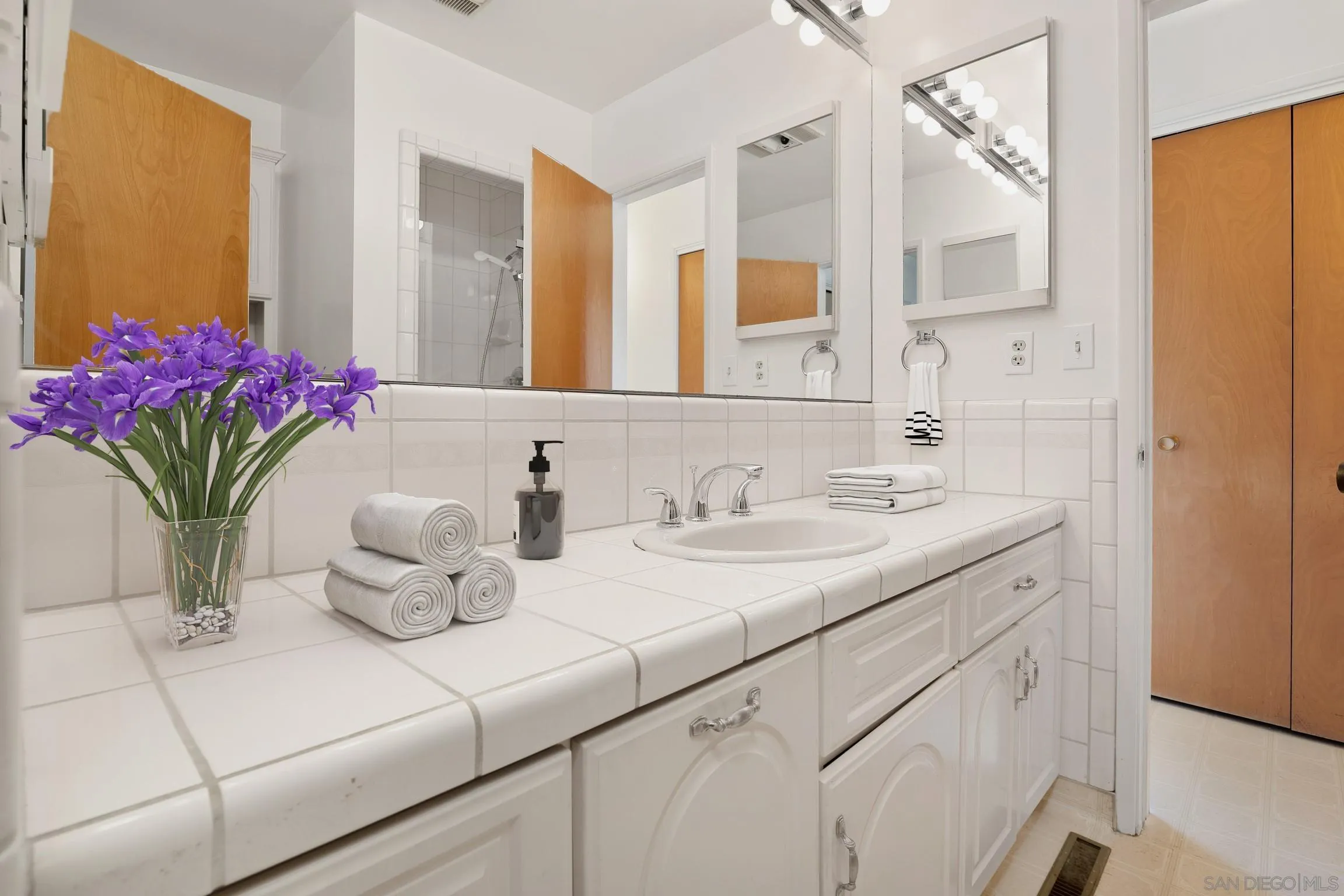2249 Helix Street Spring Valley, CA 91977 - Photo 8 of 25 Gallery Image 8