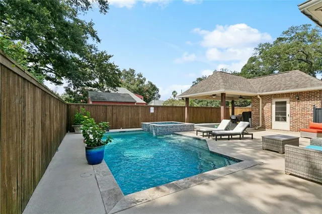 $825,000 | 308 Tullulah Avenue, River Ridge, LA 70123