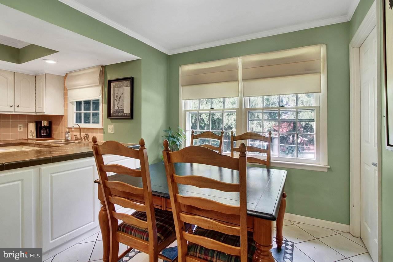 3325 Harrowgate Road York, PA 17402 - Photo 11 of 36 Gallery Image 11