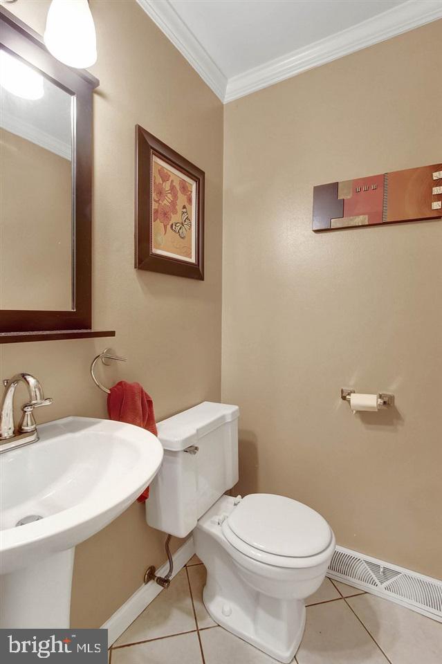 3325 Harrowgate Road York, PA 17402 - Photo 12 of 36 Gallery Image 12