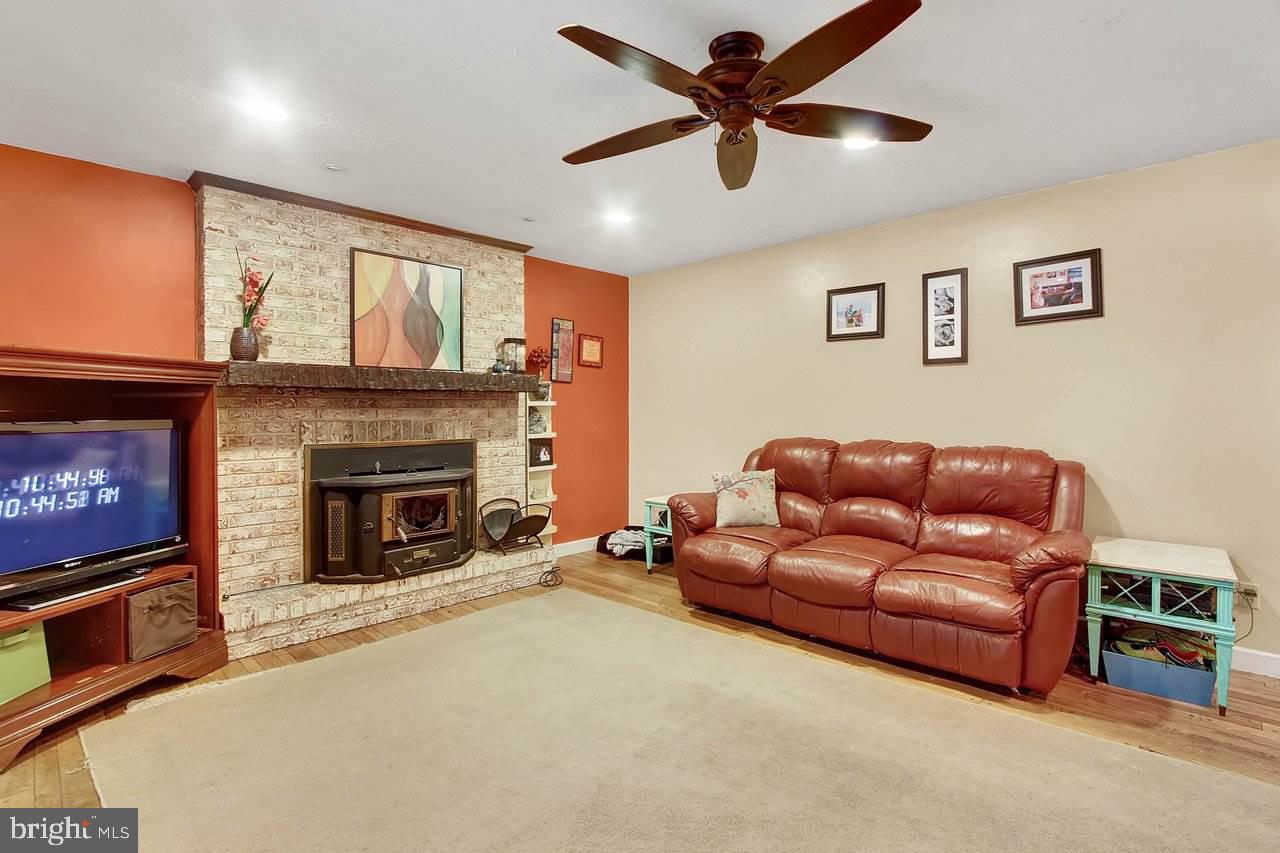 3325 Harrowgate Road York, PA 17402 - Photo 14 of 36 Gallery Image 14